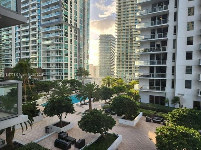 1060 Brickell Ave # 1517