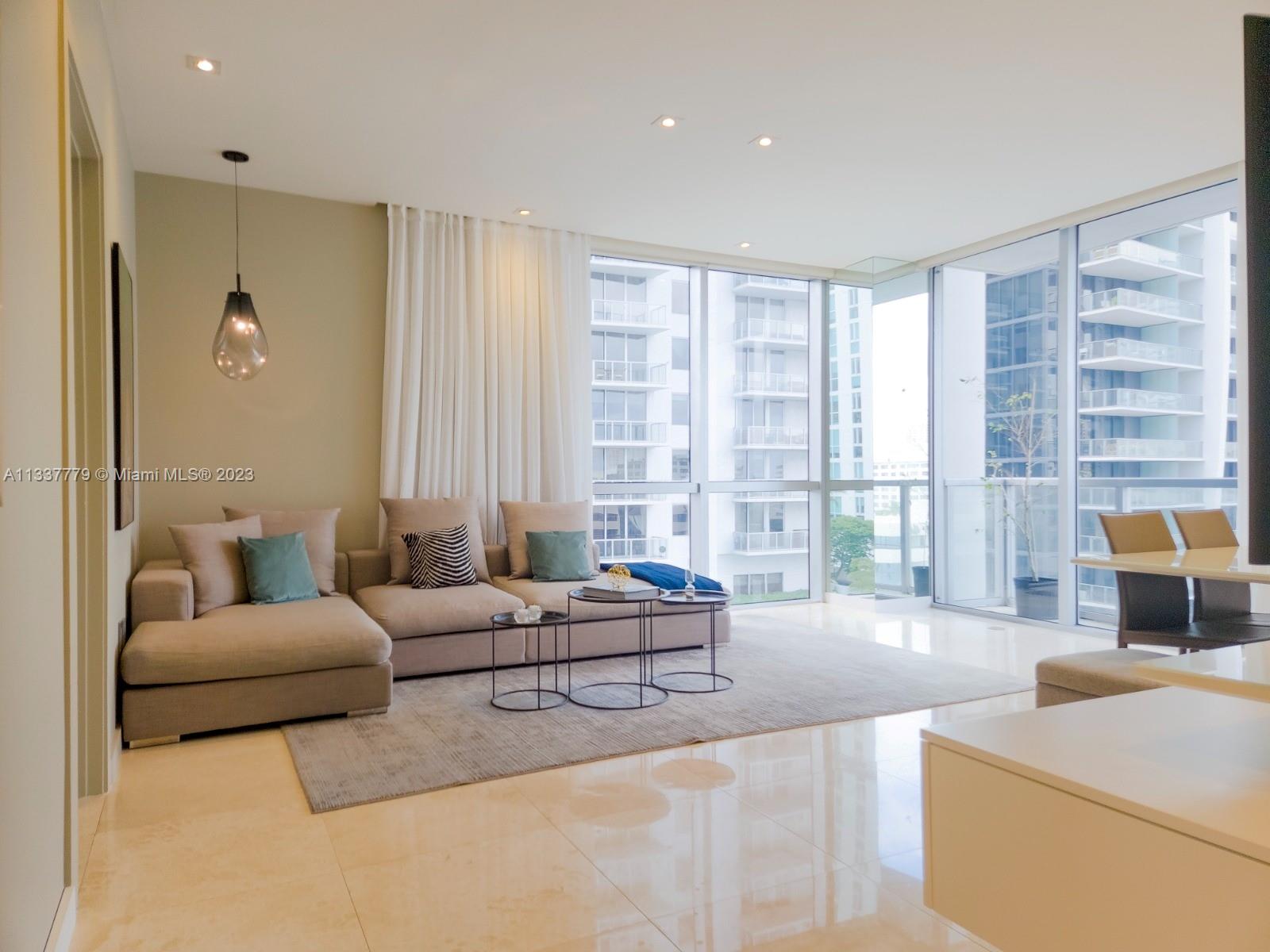 1060 Brickell Ave # 1517