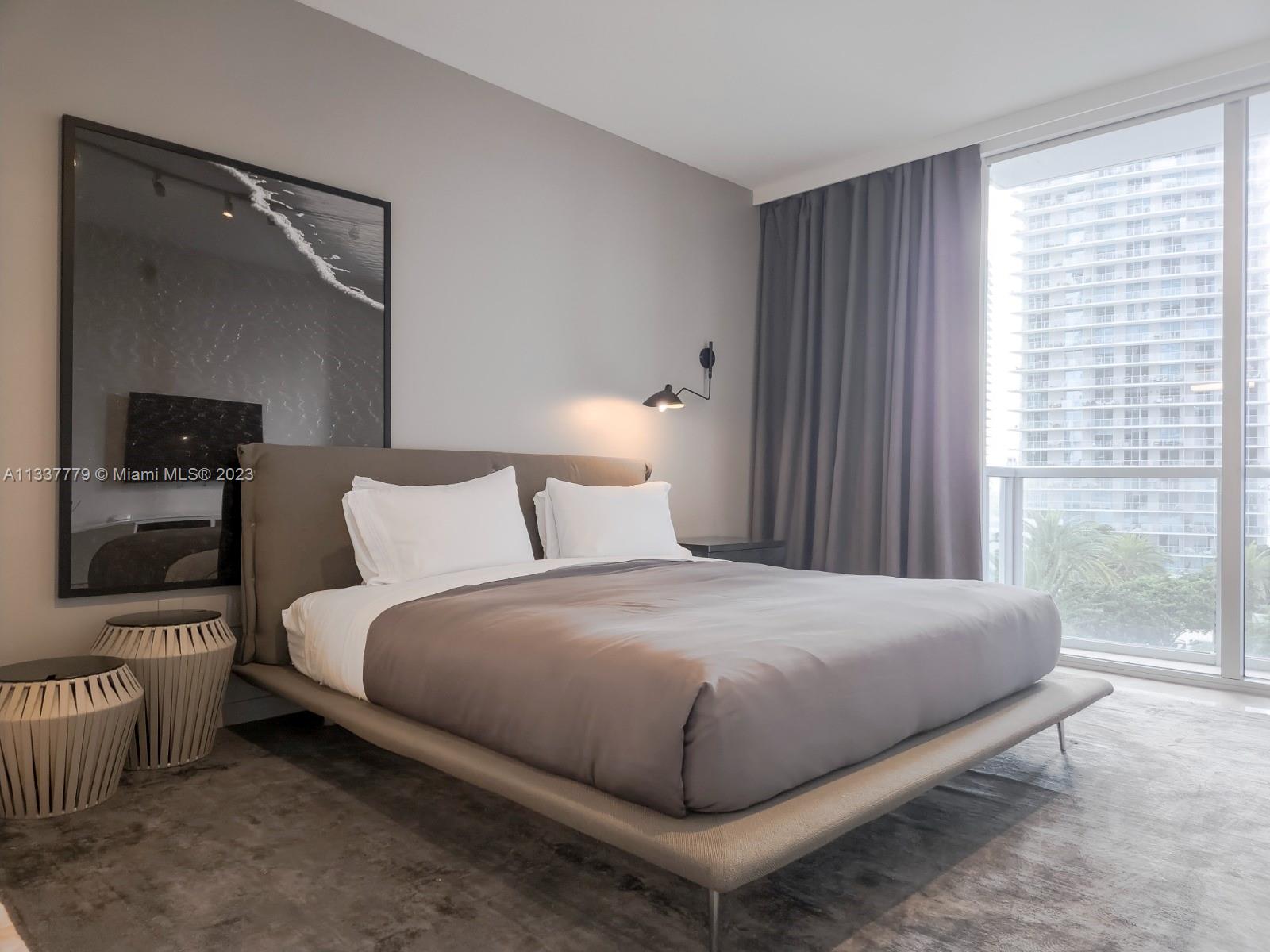 1060 Brickell Ave # 1517