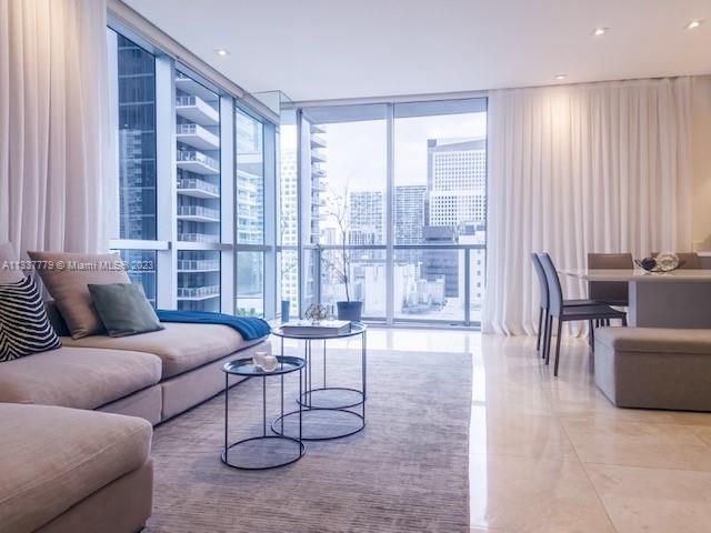1060 Brickell Ave # 1517