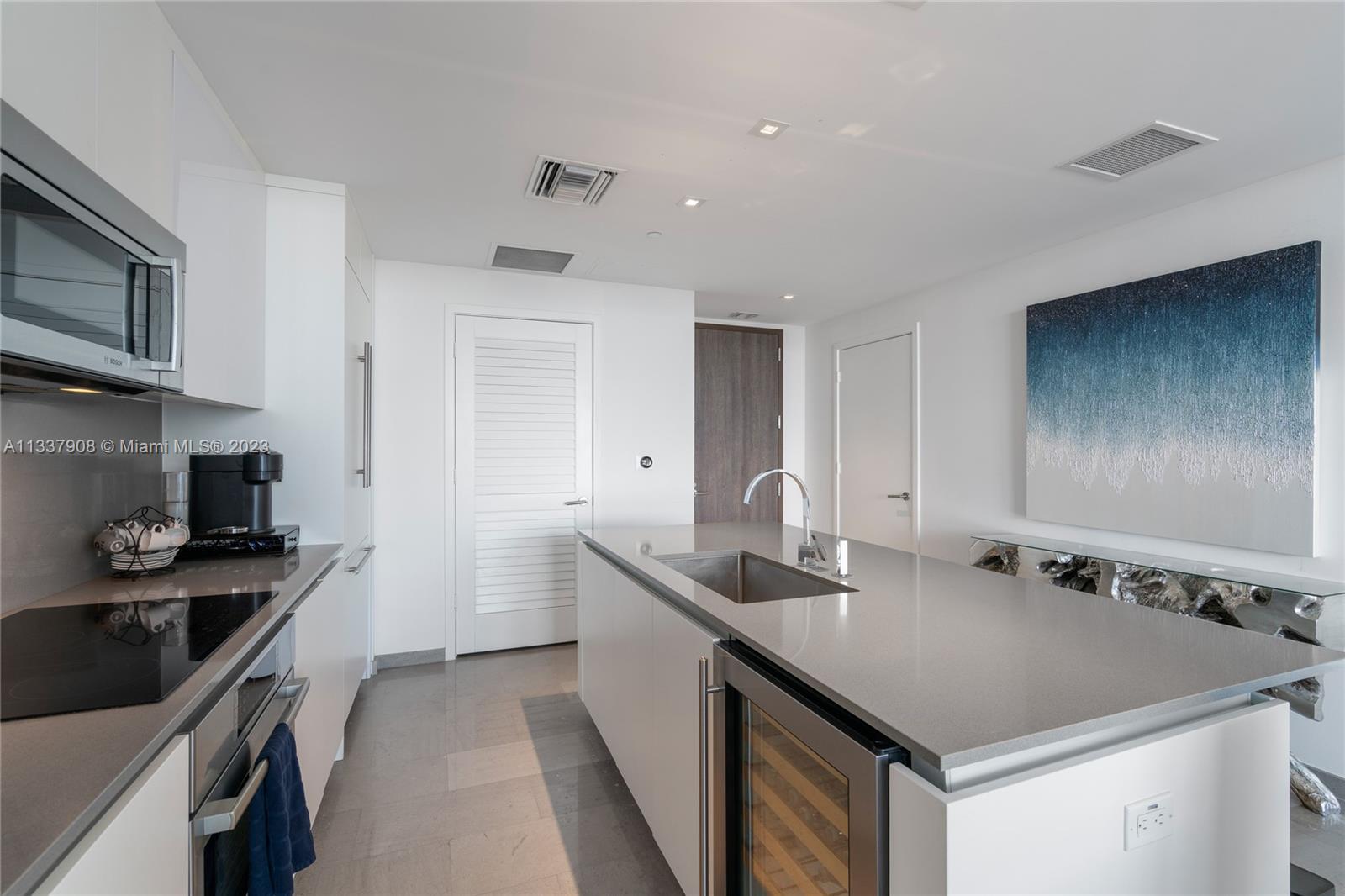68 SE 6th St # 2506