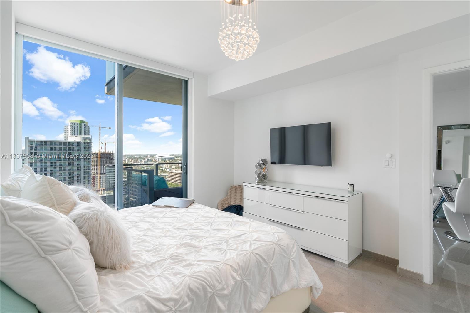 68 SE 6th St # 2506