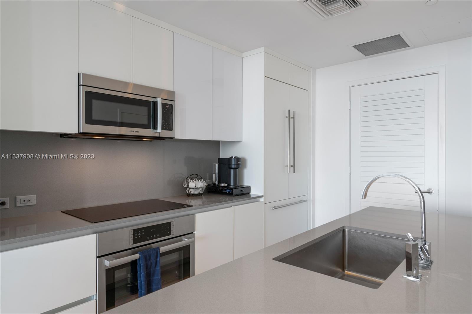 68 SE 6th St # 2506