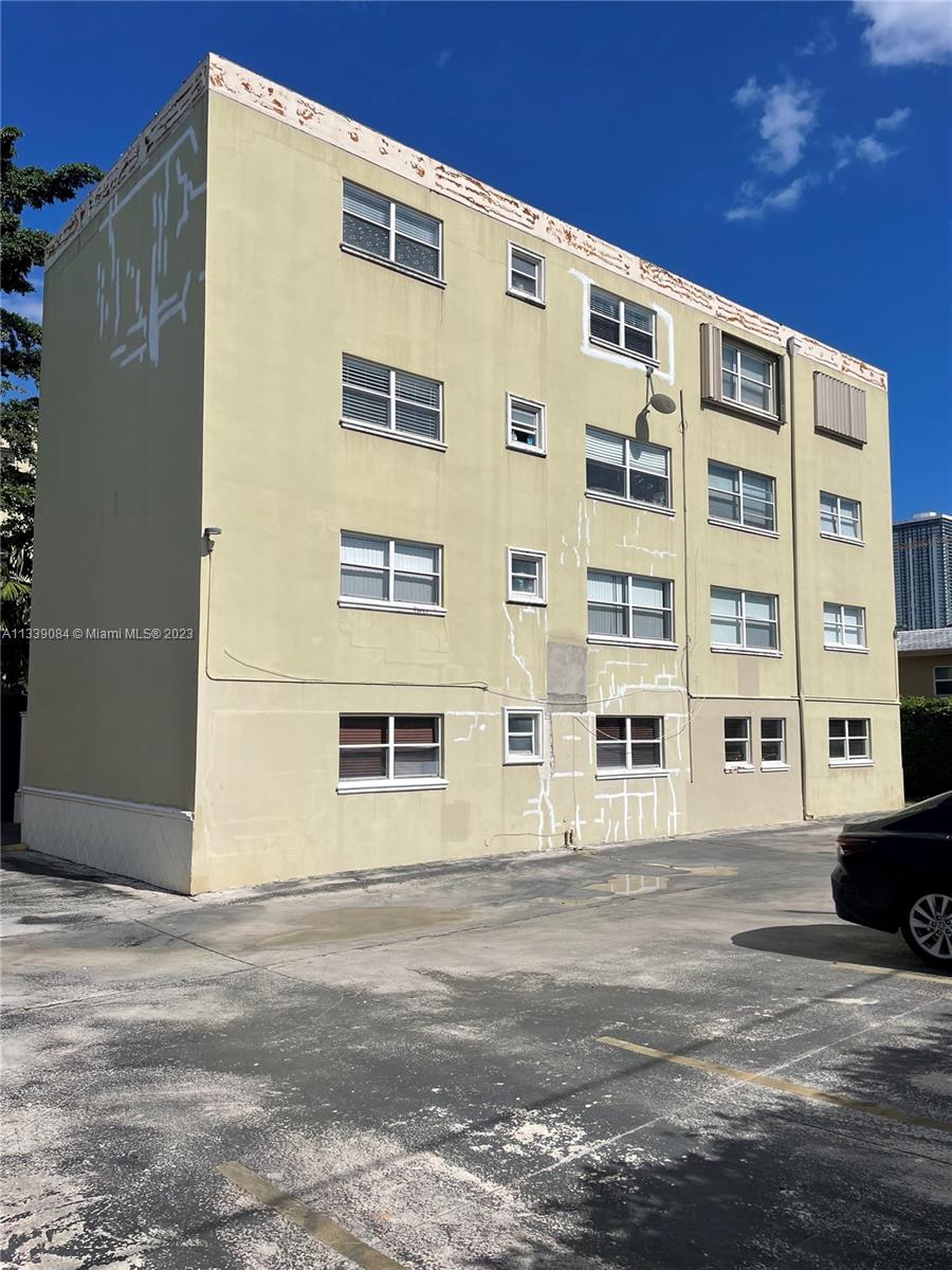 444 SW 4th St # 104