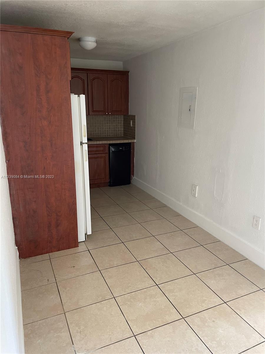 444 SW 4th St # 104