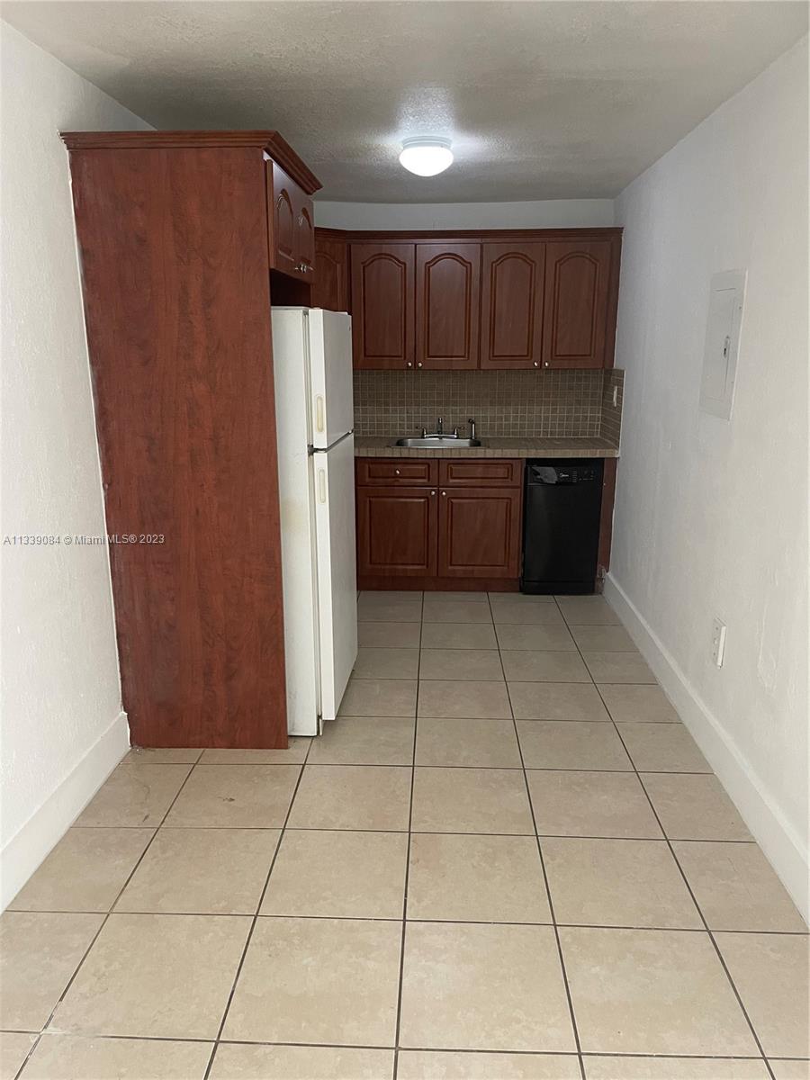 444 SW 4th St # 104