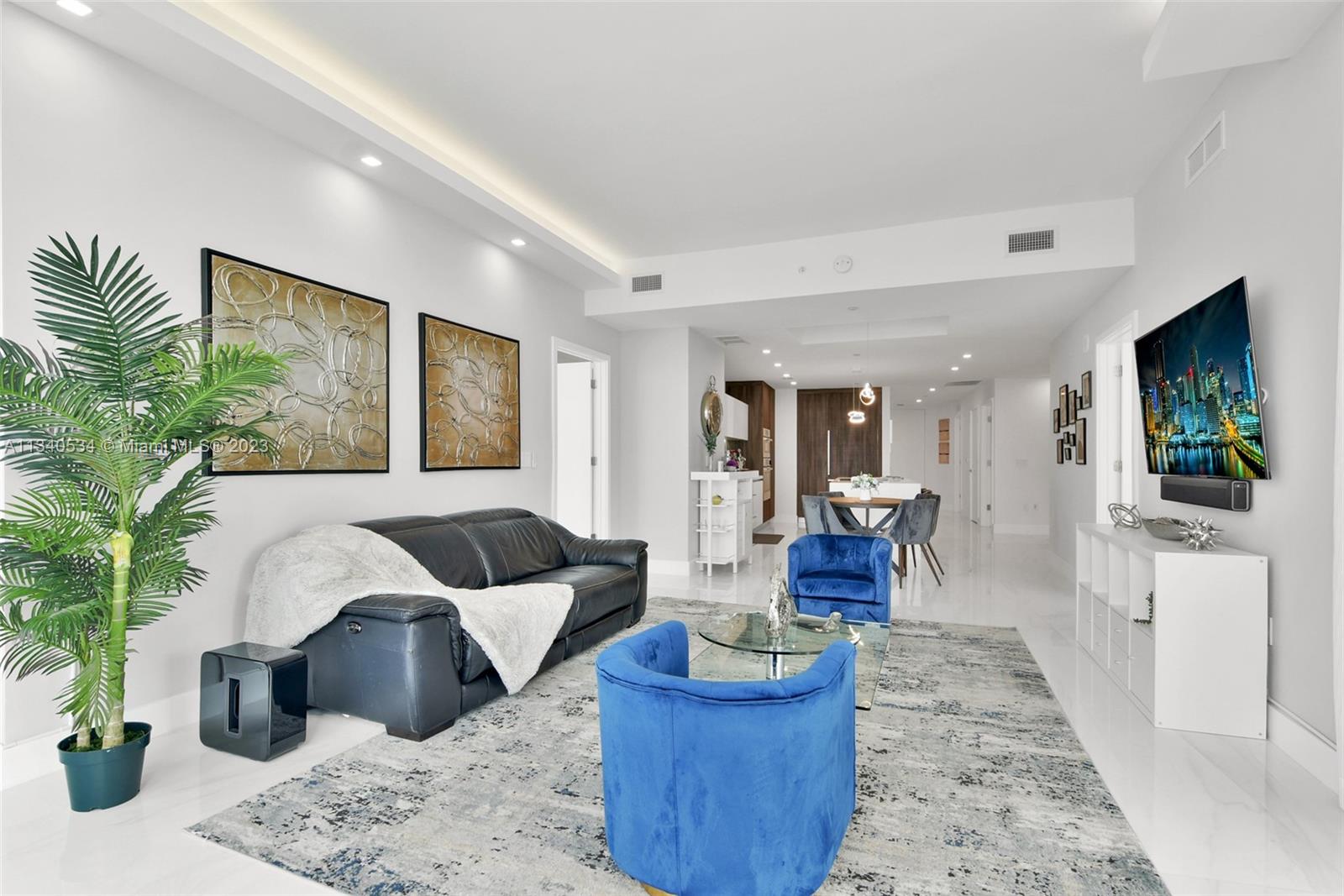 851 NE 1st Ave # 2112