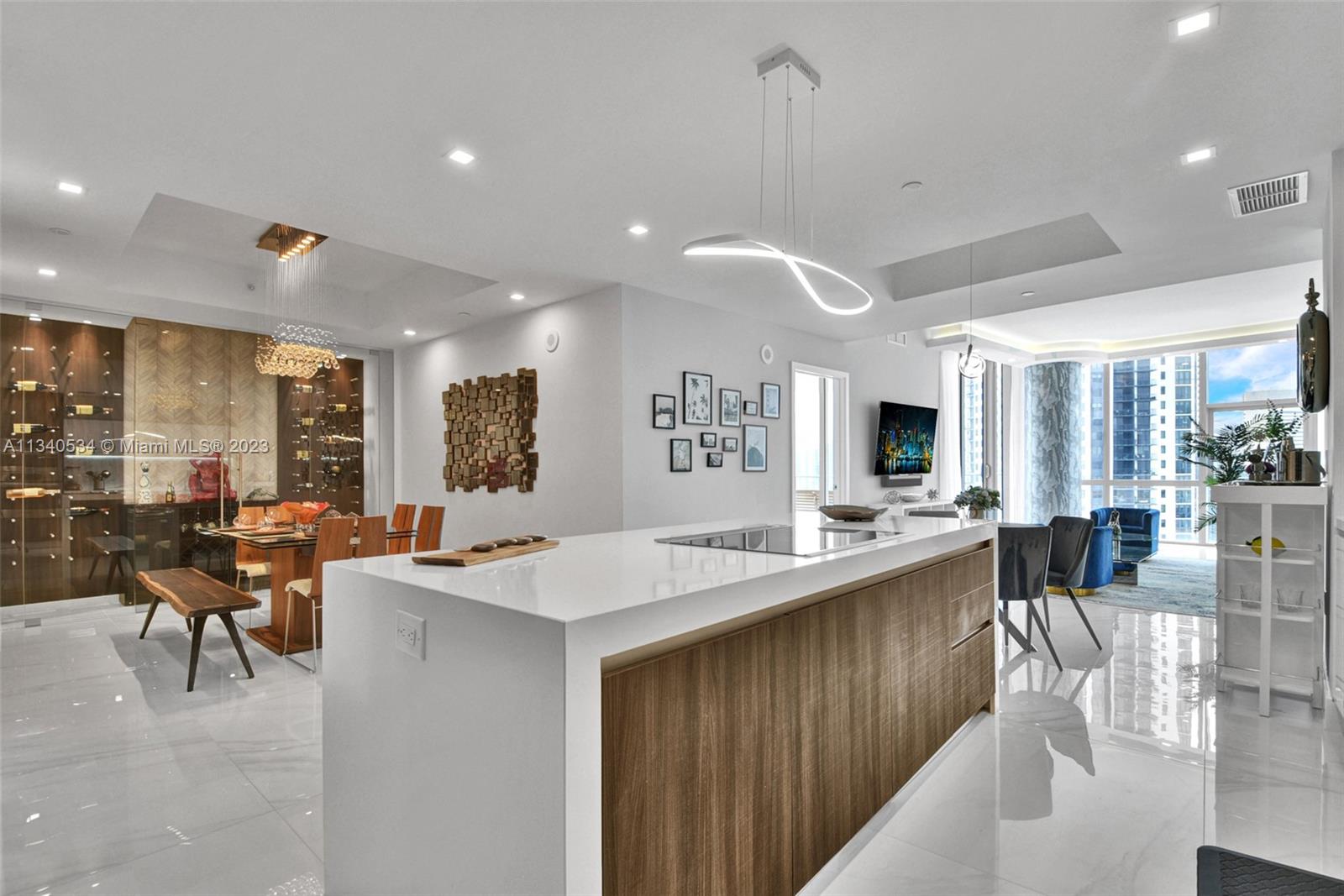 851 NE 1st Ave # 2112