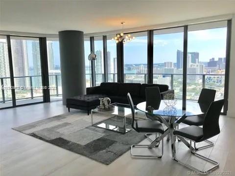121 NE 34th St # 2904