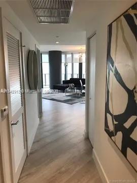121 NE 34th St # 2904