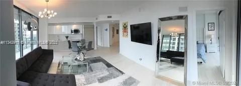 121 NE 34th St # 2904