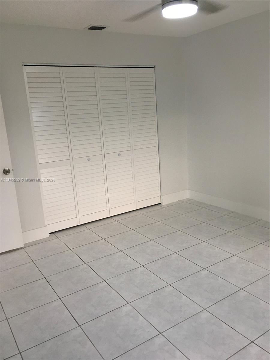 5221 SW 139th Ave Rd # 5221