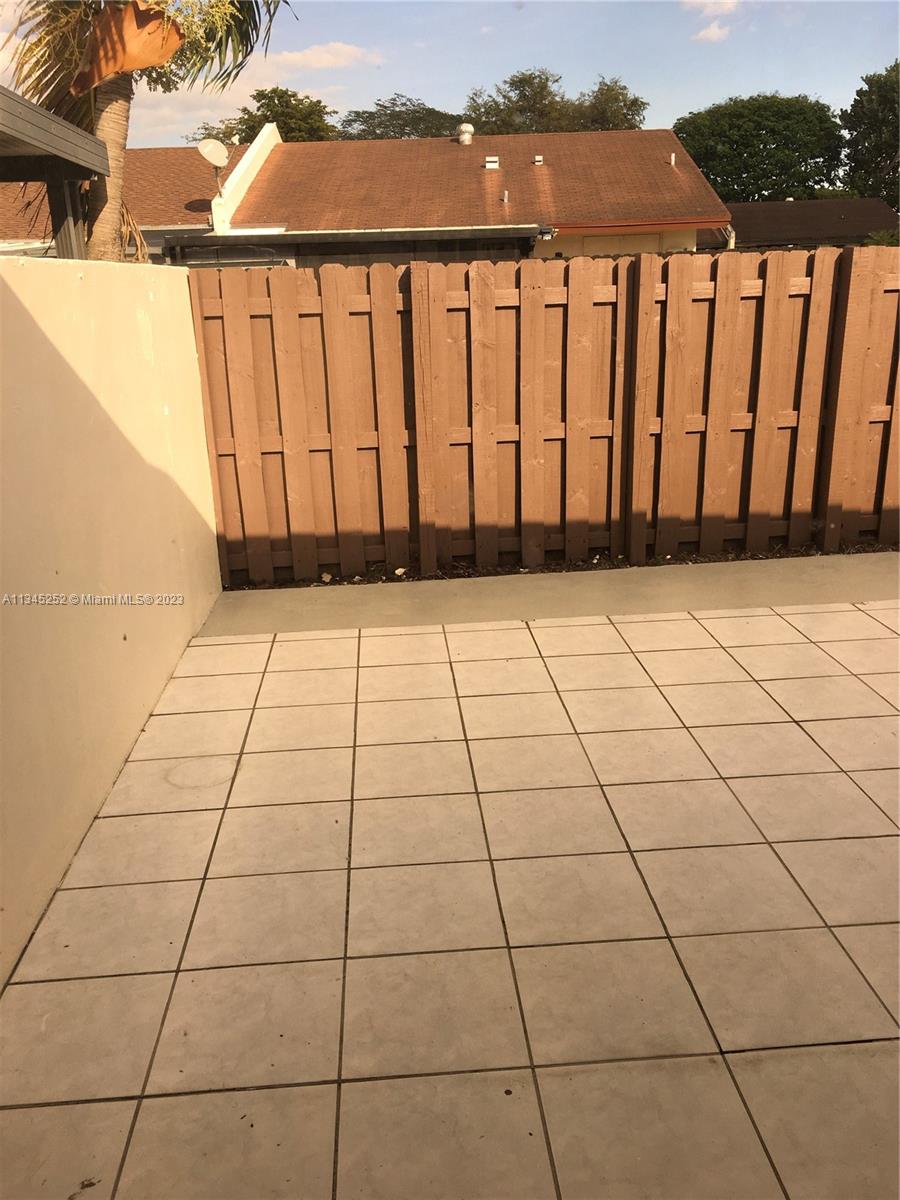 5221 SW 139th Ave Rd # 5221