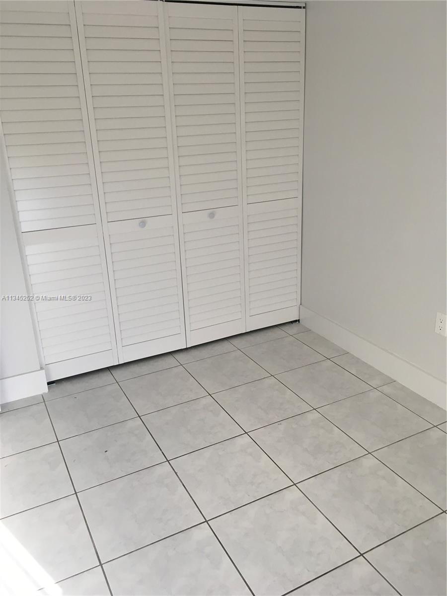 5221 SW 139th Ave Rd # 5221