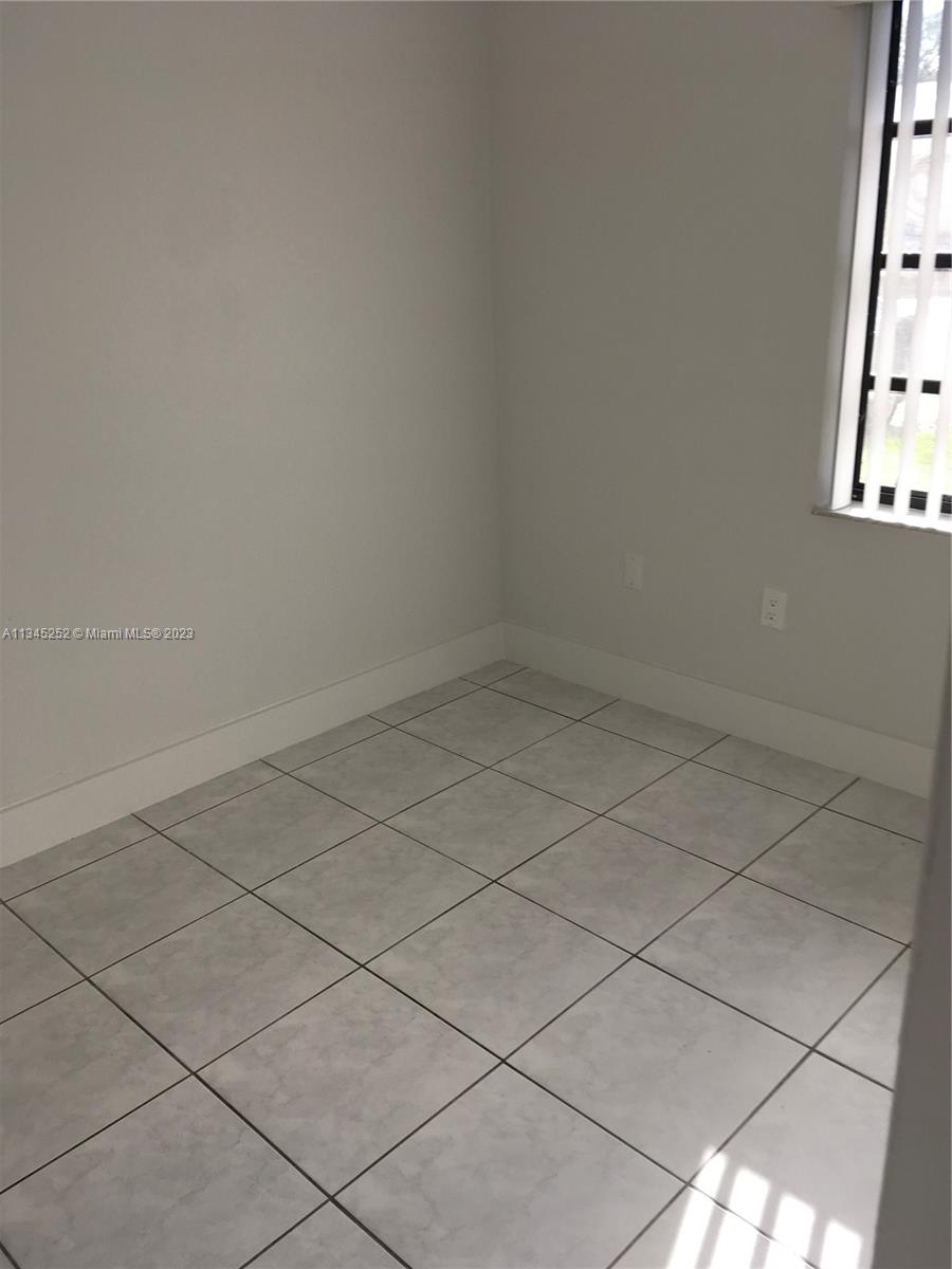 5221 SW 139th Ave Rd # 5221