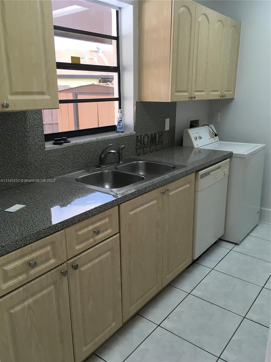 5221 SW 139th Ave Rd # 5221