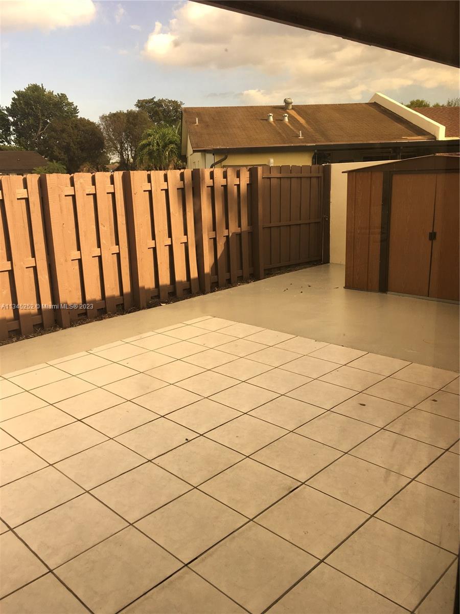 5221 SW 139th Ave Rd # 5221