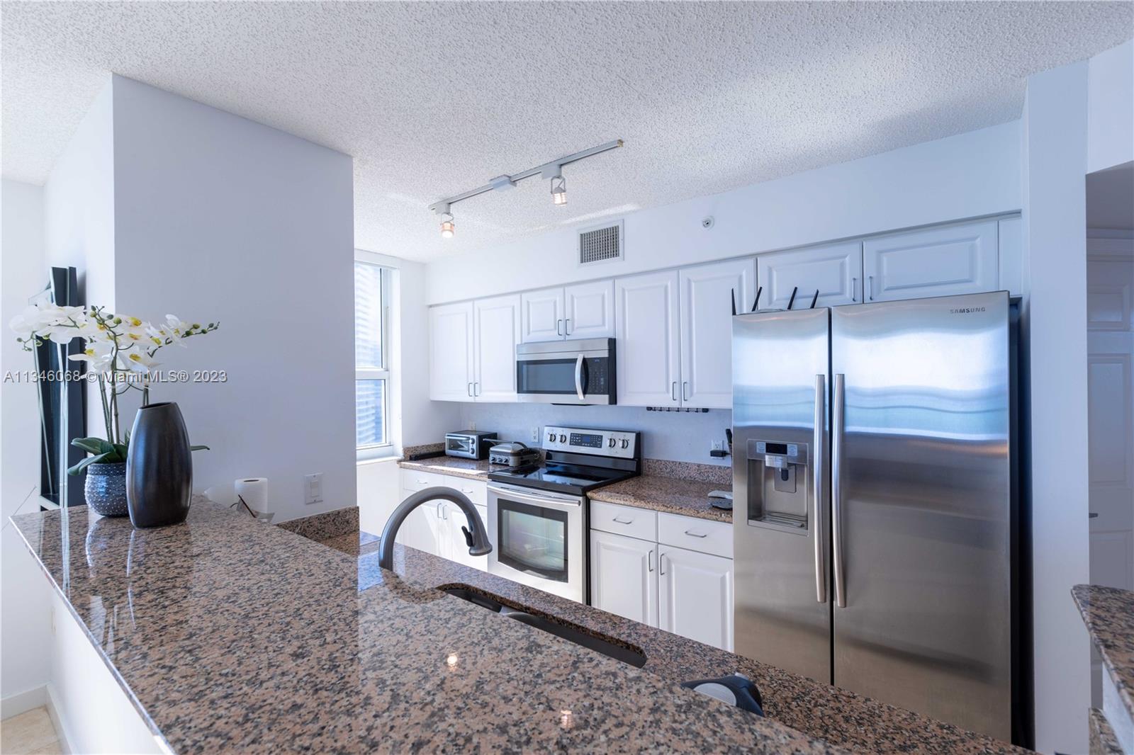1155 Brickell Bay Dr # 2711
