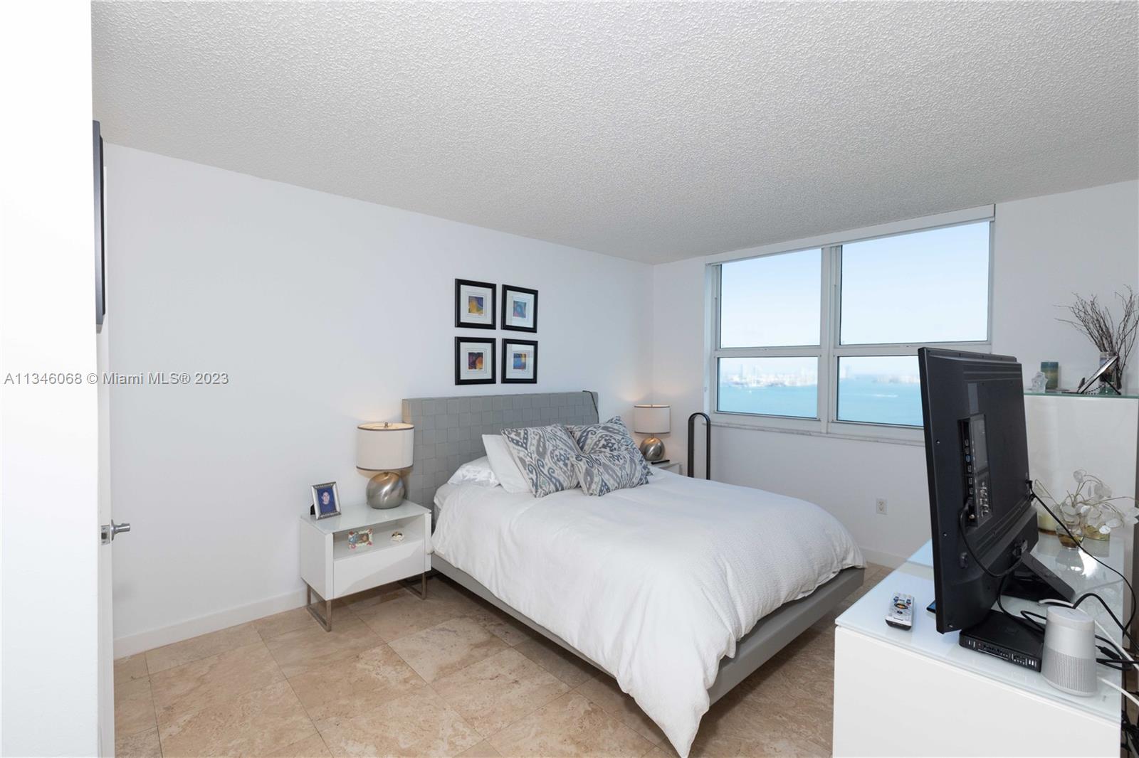 1155 Brickell Bay Dr # 2711
