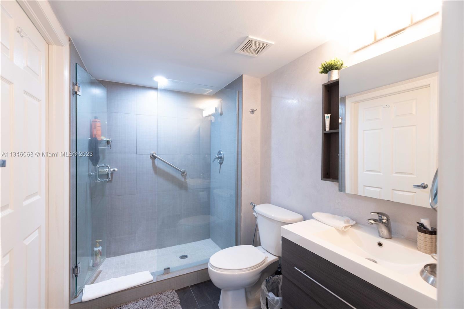 1155 Brickell Bay Dr # 2711