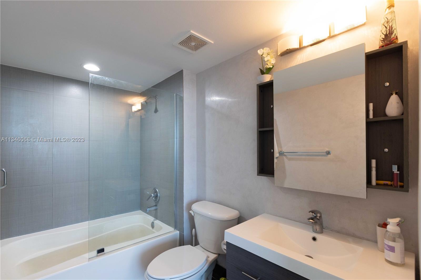 1155 Brickell Bay Dr # 2711