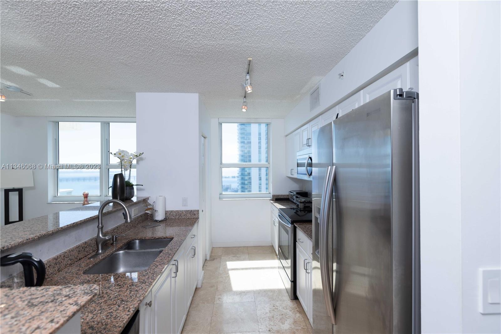 1155 Brickell Bay Dr # 2711