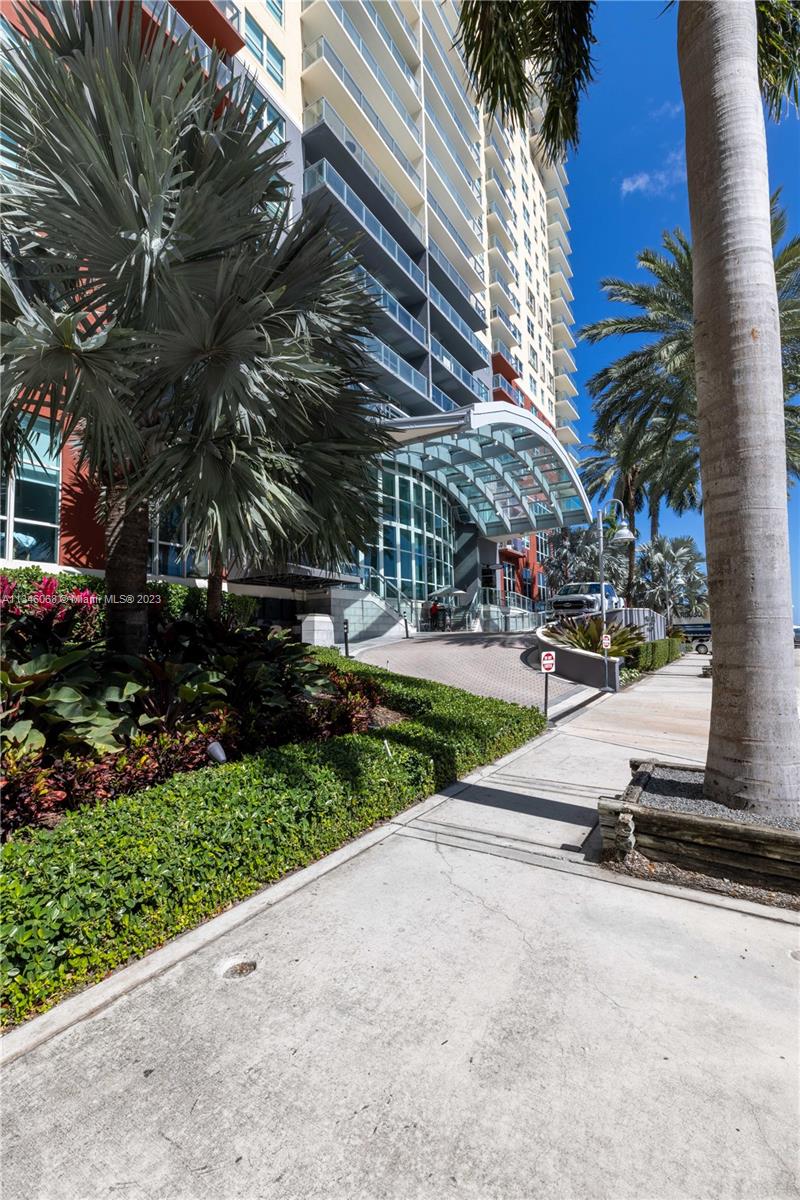 1155 Brickell Bay Dr # 2711