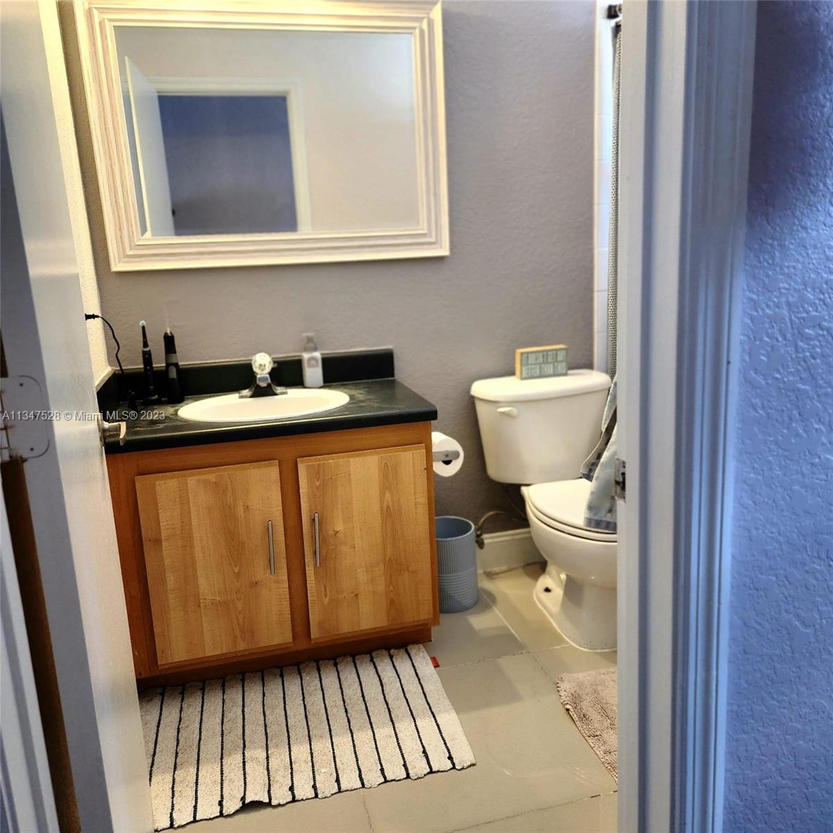 2196 NE 167th St # 114 Unit: 1-114