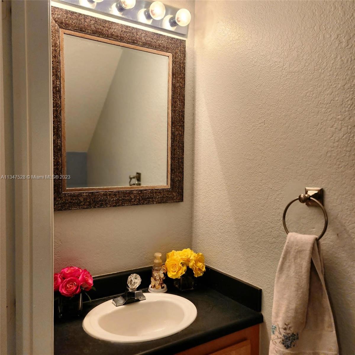 2196 NE 167th St # 114 Unit: 1-114