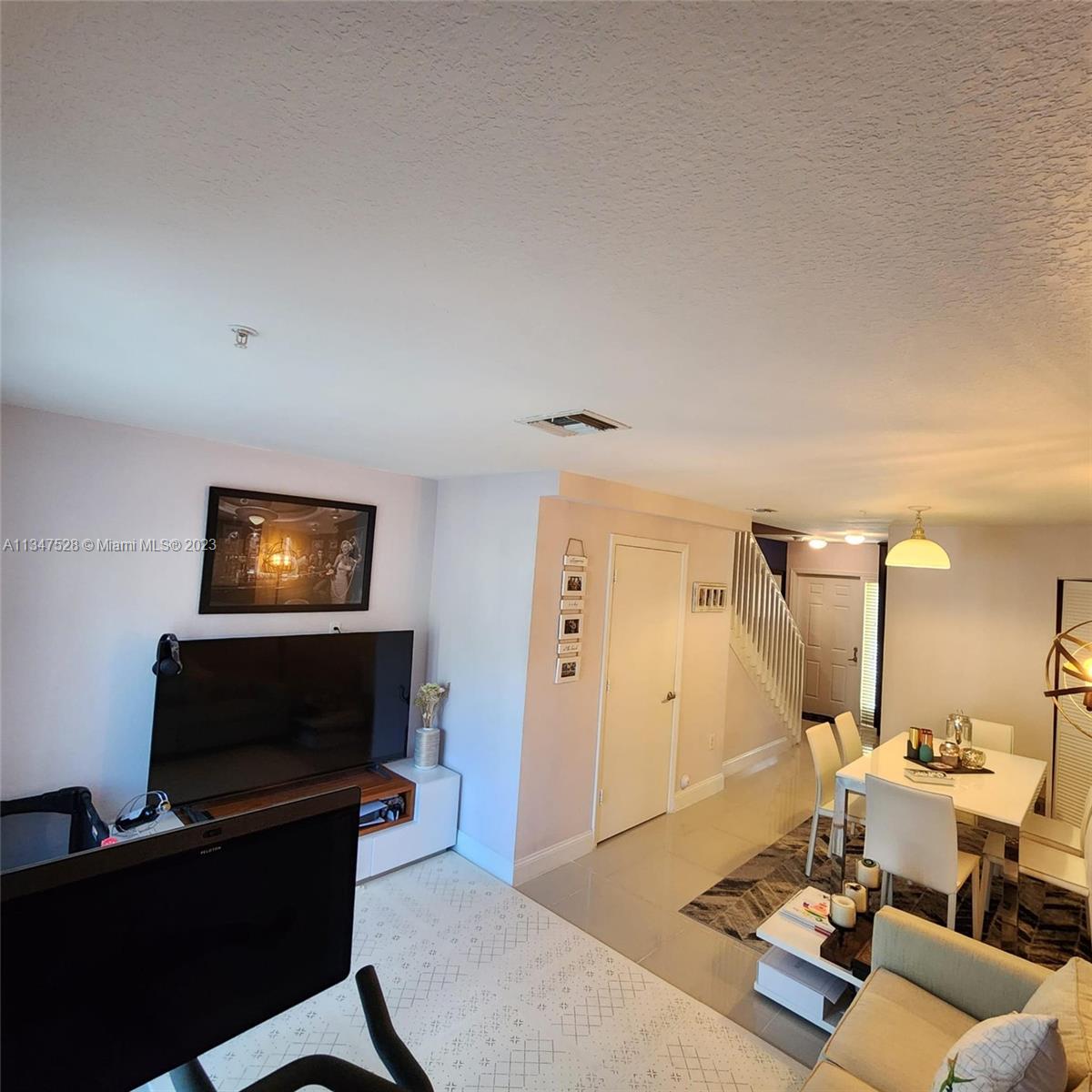 2196 NE 167th St # 114 Unit: 1-114