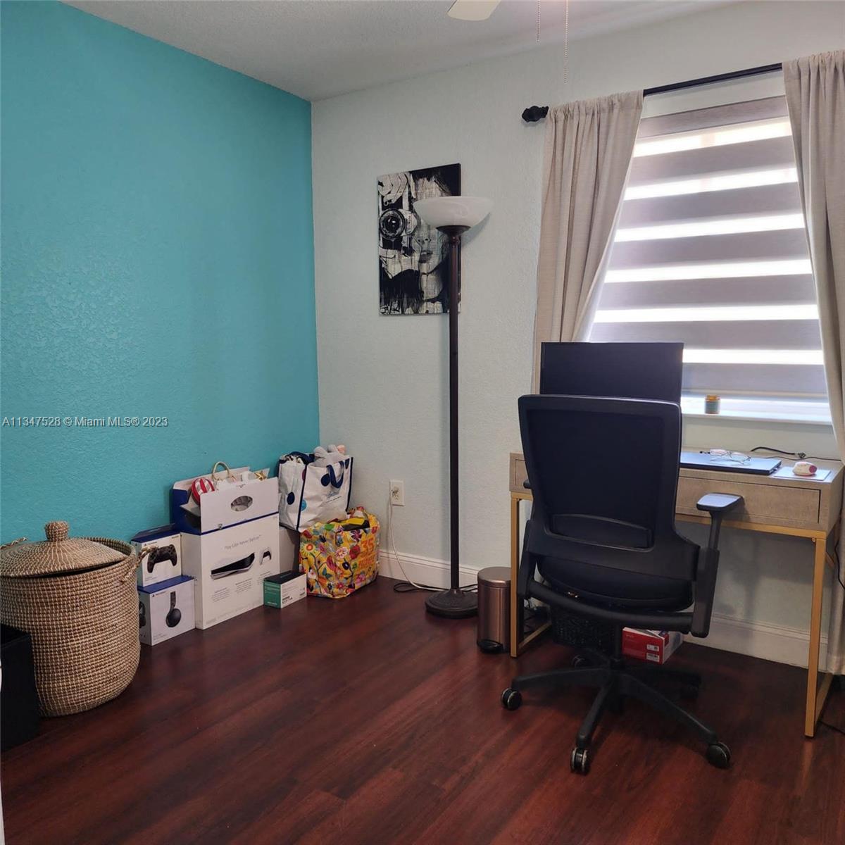 2196 NE 167th St # 114 Unit: 1-114