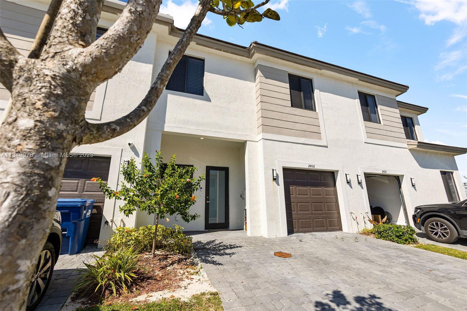 2406 SW 145th Pl