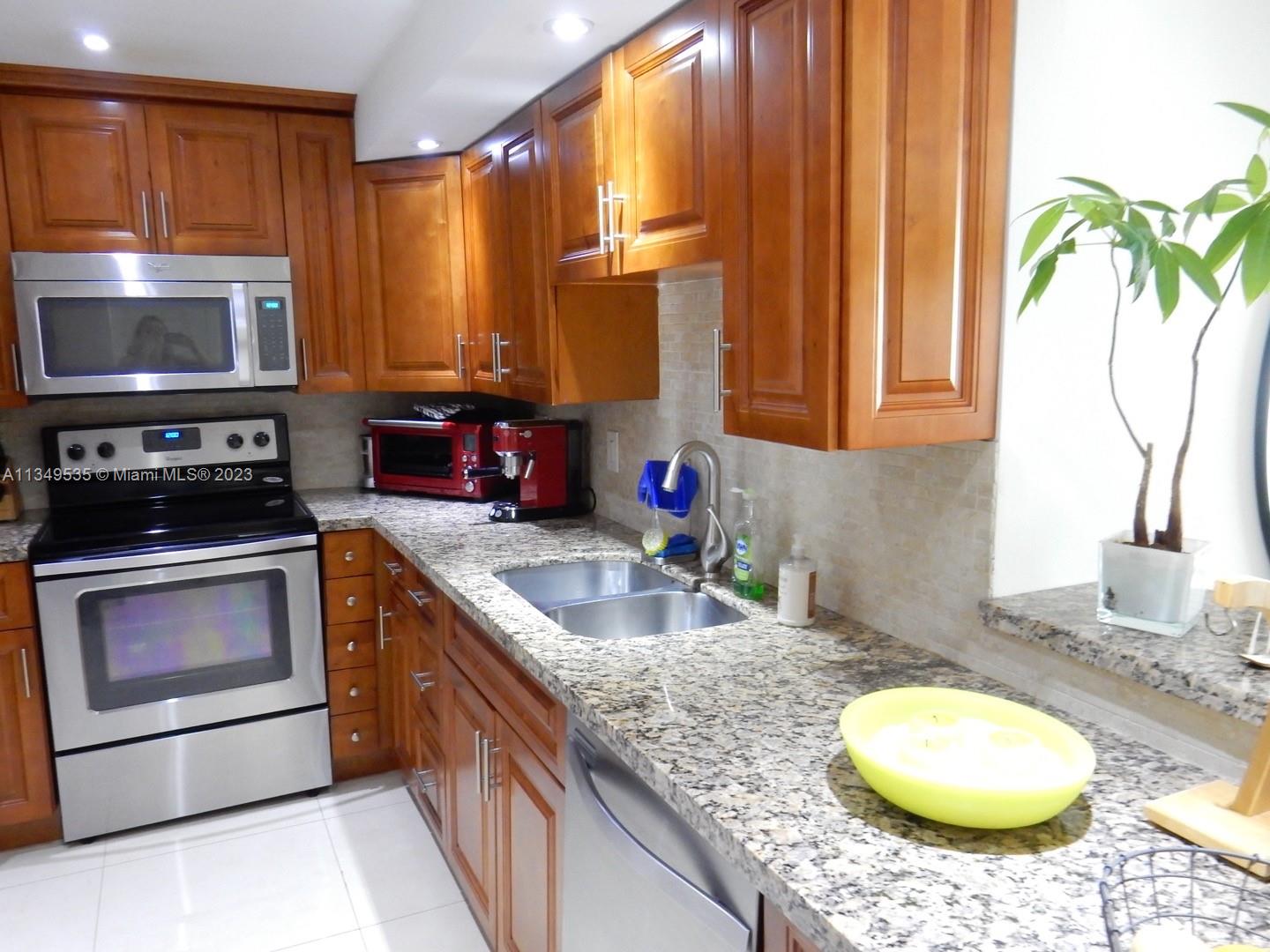 1420 Brickell Bay Dr # 1406D