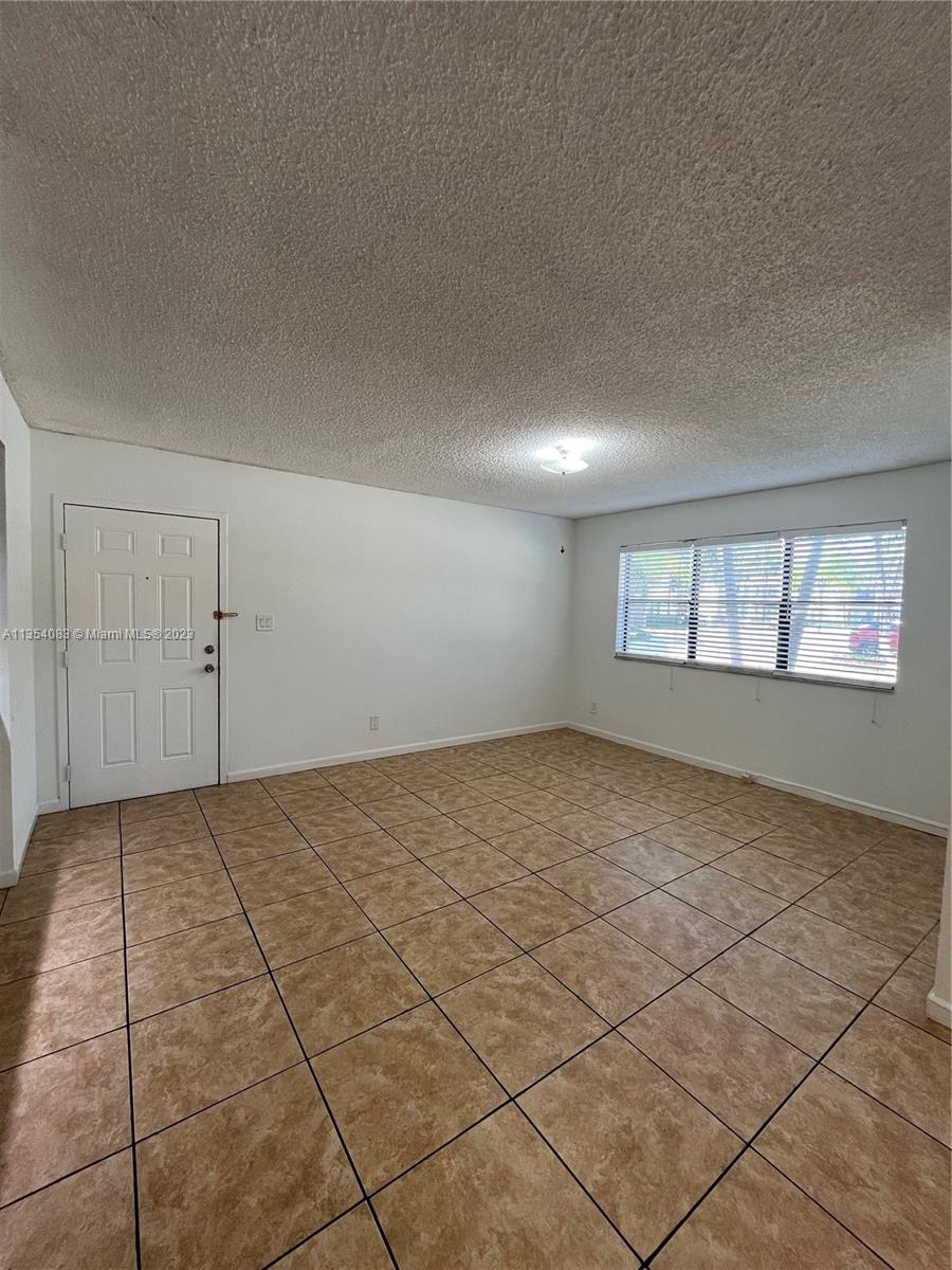 530 S Park Rd # 14 Unit: 11-14
