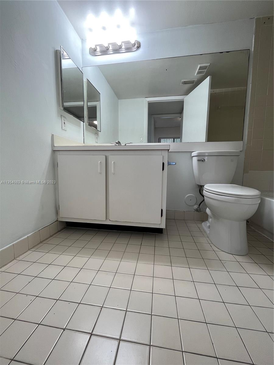 530 S Park Rd # 14 Unit: 11-14