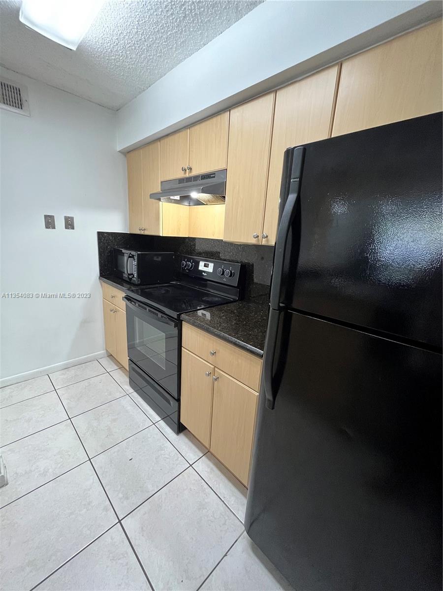 530 S Park Rd # 14 Unit: 11-14