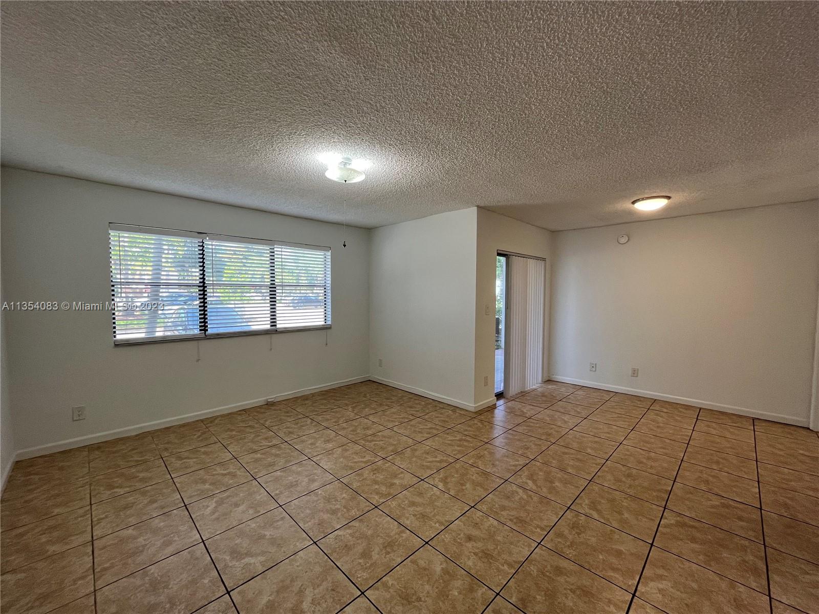 530 S Park Rd # 14 Unit: 11-14