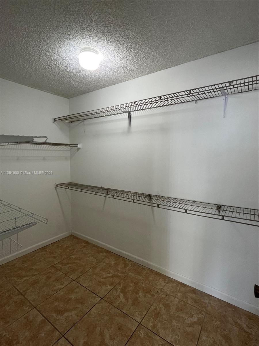 530 S Park Rd # 14 Unit: 11-14