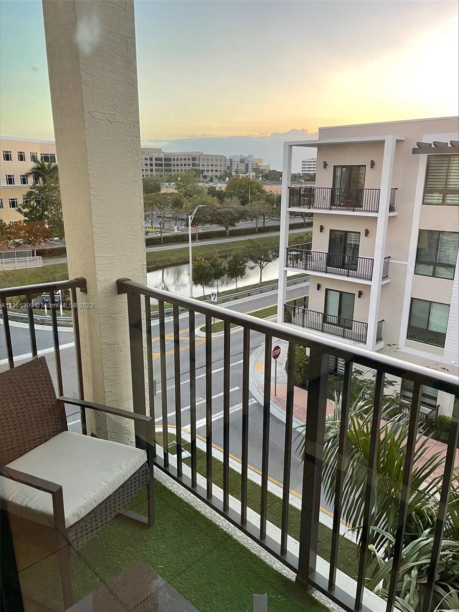 8265 NW 41st St # 405 Unit: C-405