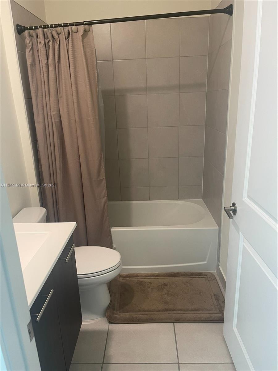 8265 NW 41st St # 405 Unit: C-405