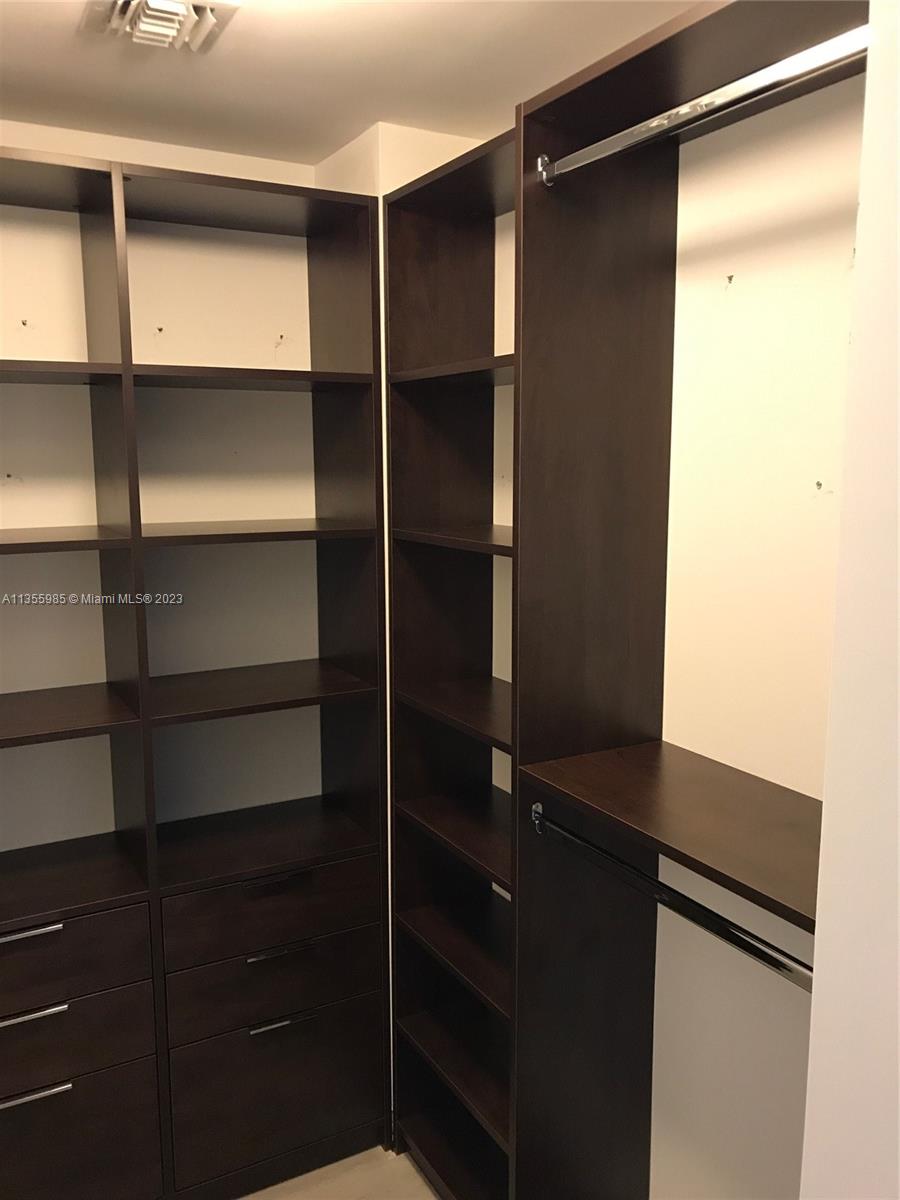 45 SW 9th St # 1109