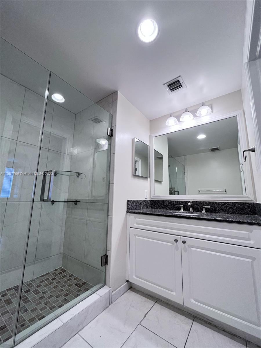 6861 SW 44th St # 207