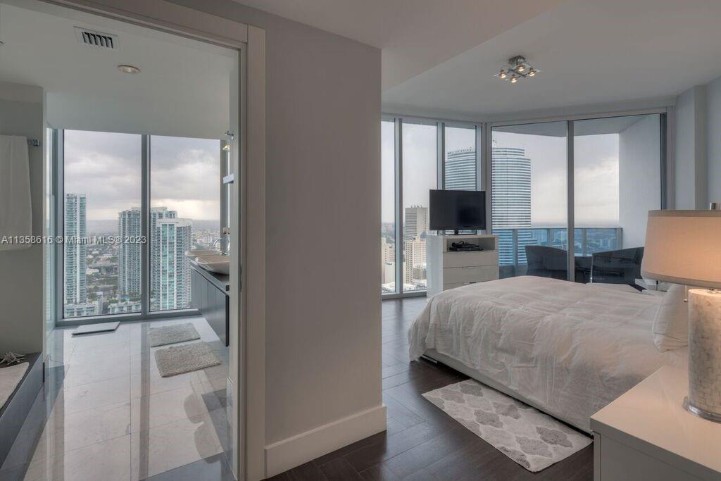 200 Biscayne Blvd Way # 4402