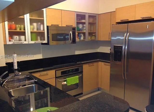31 SE 5th St # 2305