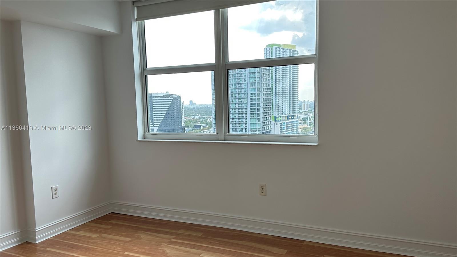 31 SE 5th St # 2305