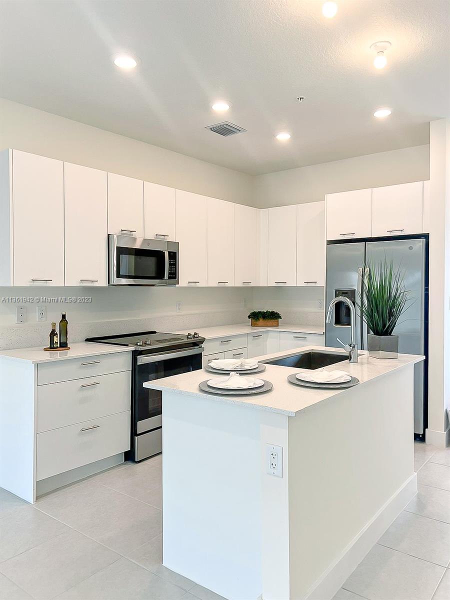 8001 NW 41 # 206