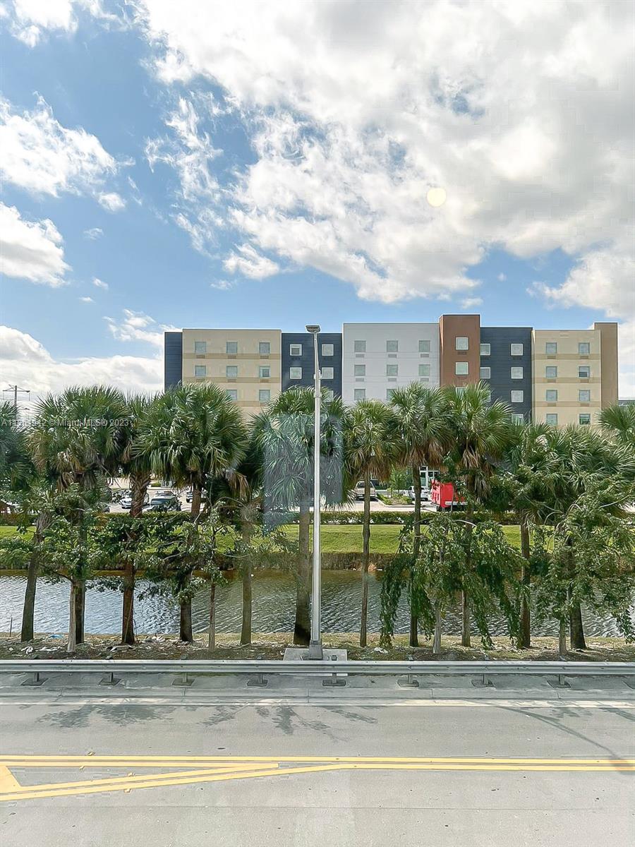 8001 NW 41 # 206