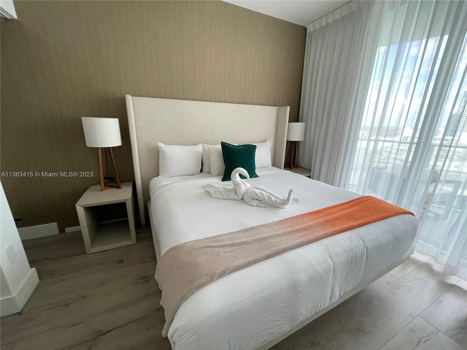 4111 S Ocean Dr # 1606