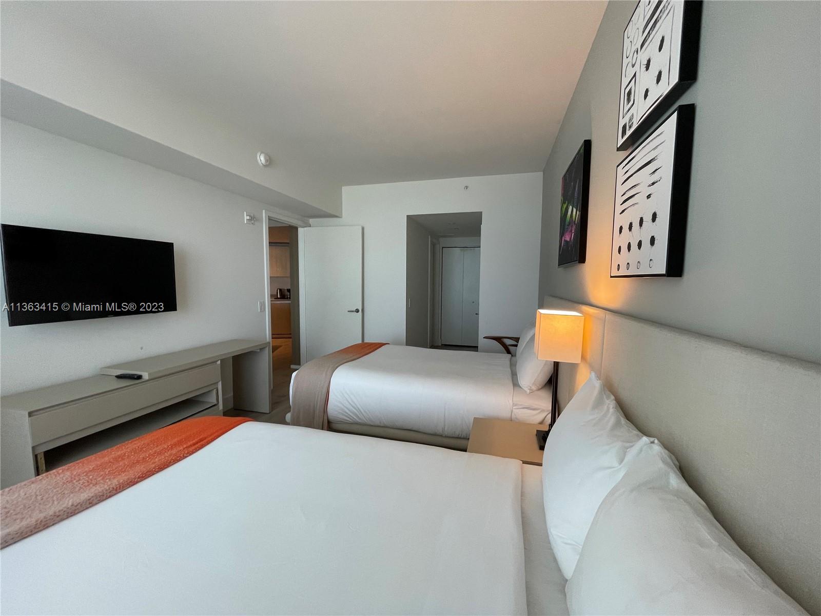 4111 S Ocean Dr # 1606