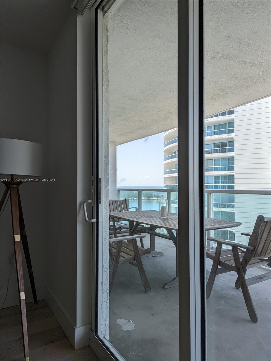 2101 Brickell Ave # 1010